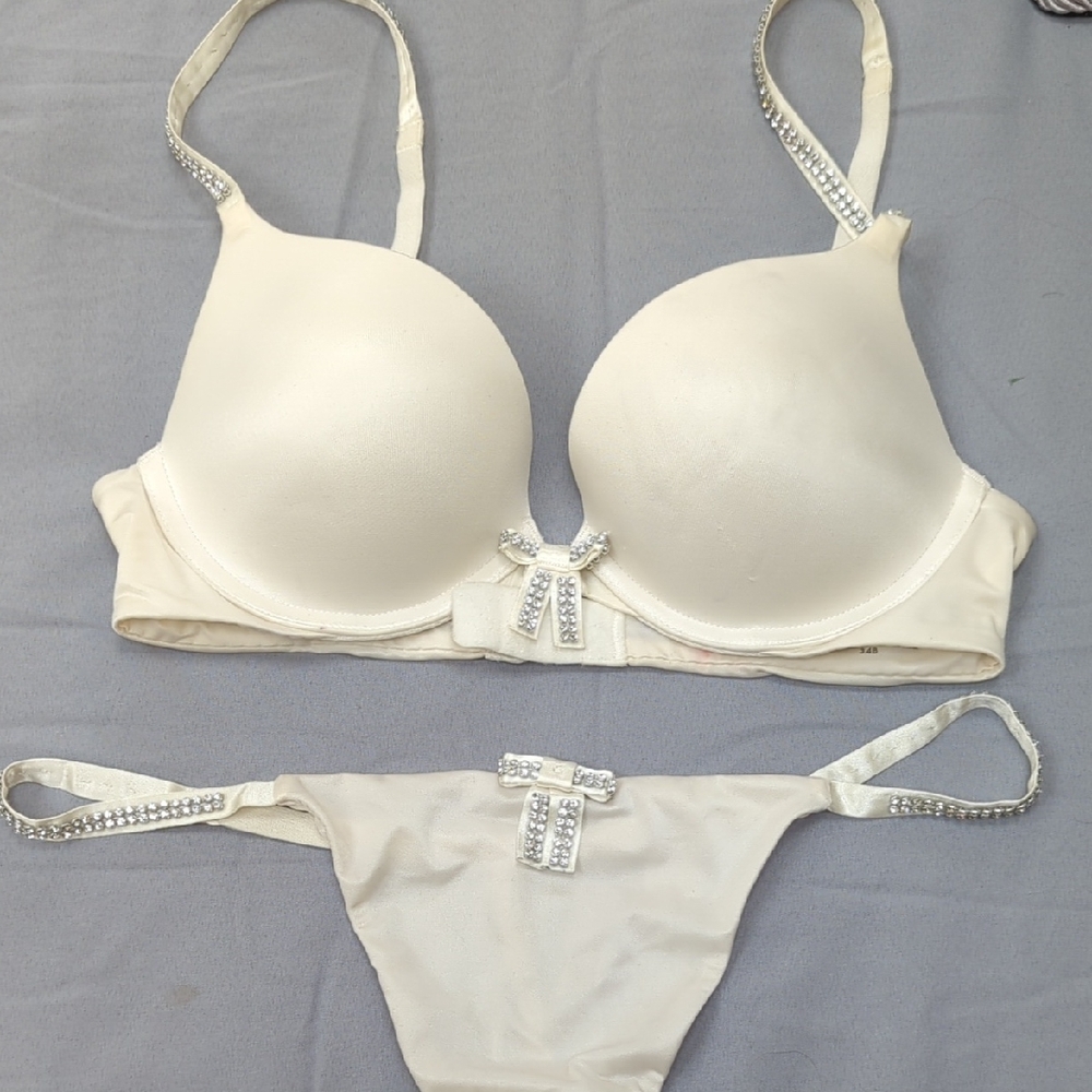 Victoria's Secret Cream T-Shirt Bra Intimates Rhinestone Bra And Panty Set